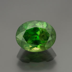 Green Oval Garnet-Demantoid