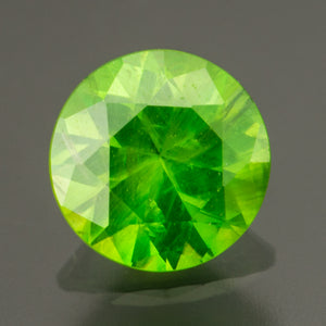 Green Round Garnet-Demantoid